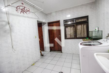 Casa à venda com 352m², 5 quartos e 6 vagasÁrea de serviço