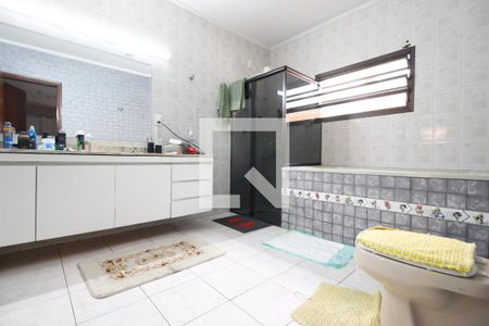 Casa à venda com 352m², 5 quartos e 6 vagasSuíte 