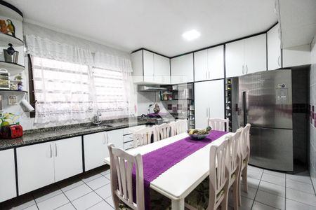 Casa à venda com 352m², 5 quartos e 6 vagasCozinha