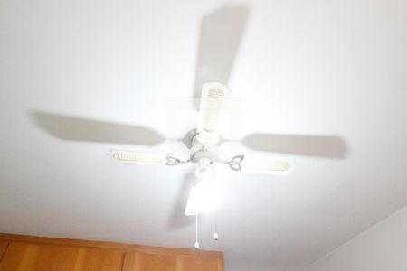 Casa à venda com 352m², 5 quartos e 6 vagasQuarto 2