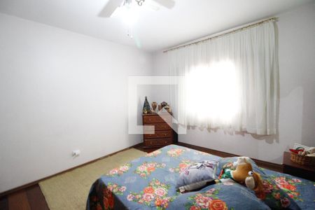 Casa à venda com 352m², 5 quartos e 6 vagasQuarto 2