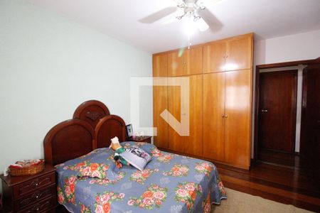 Casa à venda com 352m², 5 quartos e 6 vagasQuarto 2