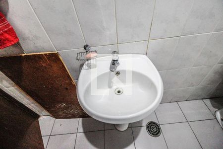 Casa à venda com 352m², 5 quartos e 6 vagasBanheiro de serviço