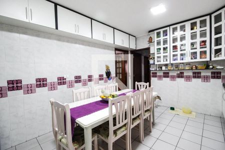 Casa à venda com 352m², 5 quartos e 6 vagasCozinha