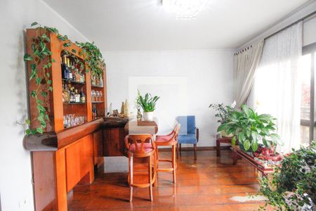 Sala de estar de casa à venda com 3 quartos, 352m² em Chora Menino, São Paulo