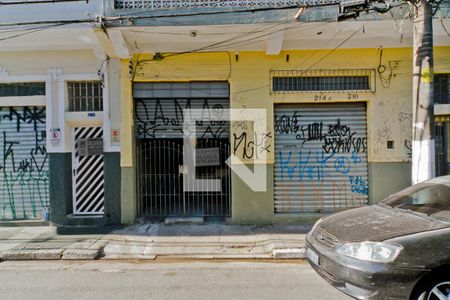 Casa para alugar com 80m², 2 quartos e sem vagaFachada