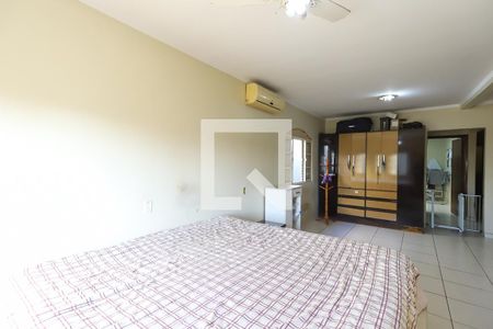 Casa à venda com 240m², 3 quartos e 3 vagasSuíte