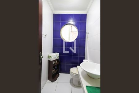 Casa à venda com 240m², 3 quartos e 3 vagasBanheiro