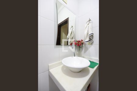 Casa à venda com 240m², 3 quartos e 3 vagasBanheiro