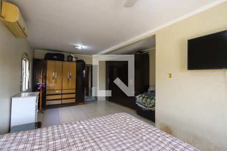 Casa à venda com 240m², 3 quartos e 3 vagasSuíte