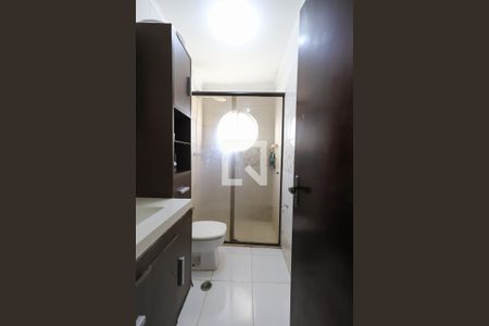 Casa à venda com 240m², 3 quartos e 3 vagasBanheiro da Suíte