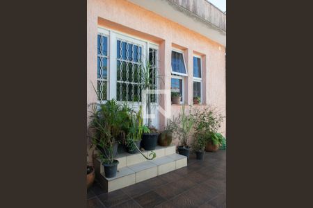 Casa à venda com 240m², 2 quartos e 3 vagas Casa à venda com 240m², 2 quartos e 3 vagasEntrada