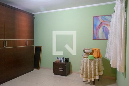 Casa à venda com 240m², 2 quartos e 3 vagas Casa à venda com 240m², 2 quartos e 3 vagasQuarto 2