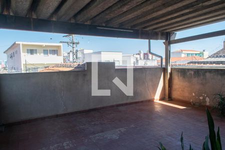 Casa à venda com 240m², 2 quartos e 3 vagas Casa à venda com 240m², 2 quartos e 3 vagasQuintal