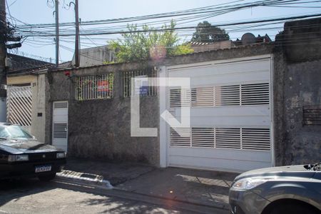 Casa à venda com 240m², 2 quartos e 3 vagas Casa à venda com 240m², 2 quartos e 3 vagasFachada