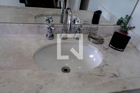 Apartamento para alugar com 350m², 5 quartos e 3 vagas Apartamento para alugar com 350m², 5 quartos e 3 vagasBanheiro da Suíte 2