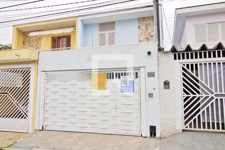 Casa à venda com 180m², 4 quartos e 4 vagasFachada