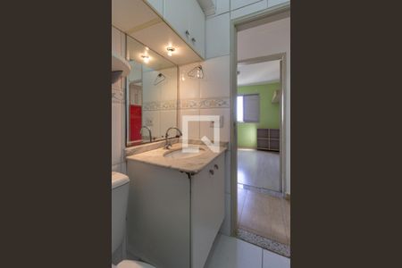 Banheiro de apartamento à venda com 3 quartos, 61m² em Vila Lageado, São Paulo