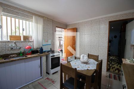 Casa à venda com 120m², 3 quartos e 2 vagas Casa à venda com 120m², 3 quartos e 2 vagasCozinha