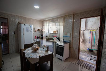 Casa à venda com 120m², 3 quartos e 2 vagas Casa à venda com 120m², 3 quartos e 2 vagasCozinha