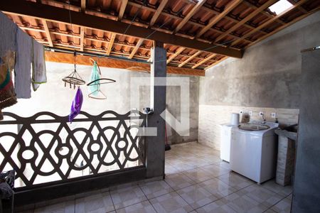 Casa à venda com 120m², 3 quartos e 2 vagas Casa à venda com 120m², 3 quartos e 2 vagasLavanderia