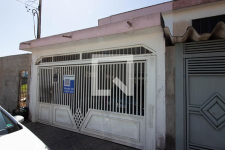 Casa à venda com 120m², 3 quartos e 2 vagas Casa à venda com 120m², 3 quartos e 2 vagasFachada