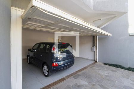 Casa à venda com 300m², 4 quartos e 4 vagas Casa à venda com 300m², 4 quartos e 4 vagasGaragem
