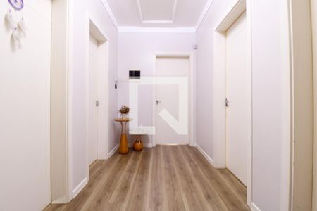 Casa à venda com 300m², 4 quartos e 4 vagas Casa à venda com 300m², 4 quartos e 4 vagasCorredor