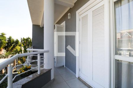 Casa à venda com 300m², 4 quartos e 4 vagas Casa à venda com 300m², 4 quartos e 4 vagasQuarto 2 - Varanda