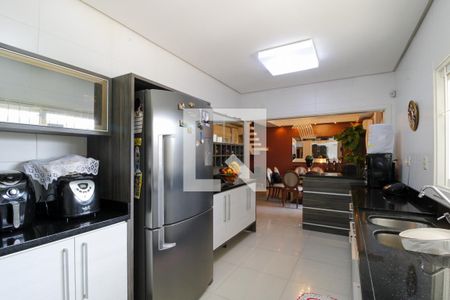 Casa à venda com 300m², 4 quartos e 4 vagas Casa à venda com 300m², 4 quartos e 4 vagasCozinha