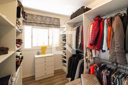 Casa à venda com 300m², 4 quartos e 4 vagas Casa à venda com 300m², 4 quartos e 4 vagasCloset da suíte