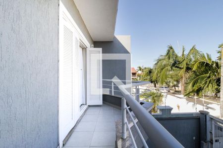 Casa à venda com 300m², 4 quartos e 4 vagas Casa à venda com 300m², 4 quartos e 4 vagasVaranda da Suíte