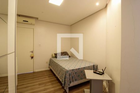 Casa à venda com 300m², 4 quartos e 4 vagas Casa à venda com 300m², 4 quartos e 4 vagasQuarto 3