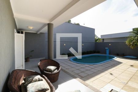 Casa à venda com 300m², 4 quartos e 4 vagas Casa à venda com 300m², 4 quartos e 4 vagasQuintal