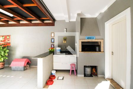 Casa à venda com 300m², 4 quartos e 4 vagas Casa à venda com 300m², 4 quartos e 4 vagasQuintal