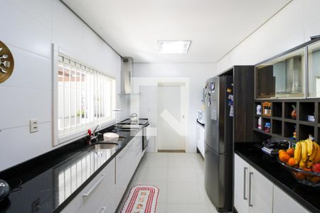 Casa à venda com 300m², 4 quartos e 4 vagas Casa à venda com 300m², 4 quartos e 4 vagasCozinha