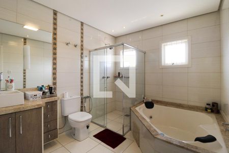 Casa à venda com 300m², 4 quartos e 4 vagas Casa à venda com 300m², 4 quartos e 4 vagasBanheiro da Suíte