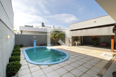 Casa à venda com 300m², 4 quartos e 4 vagas Casa à venda com 300m², 4 quartos e 4 vagasQuintal
