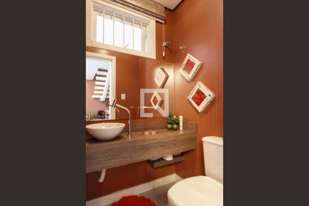 Casa à venda com 300m², 4 quartos e 4 vagas Casa à venda com 300m², 4 quartos e 4 vagasLavabo