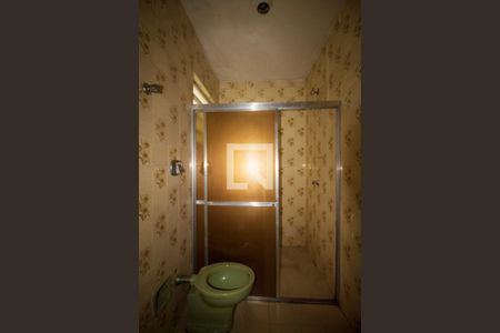 Casa à venda com 140m², 5 quartos e 4 vagasBanheiro da Suíte