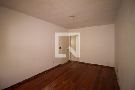 Casa à venda com 140m², 5 quartos e 4 vagasSuíte