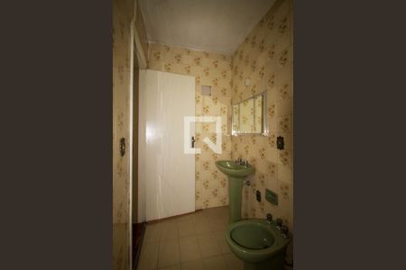 Casa à venda com 140m², 5 quartos e 4 vagasBanheiro da Suíte