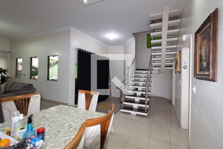 Sala de casa para alugar com 4 quartos, 240m² em Jardim Nossa Senhora do Carmo, São Paulo