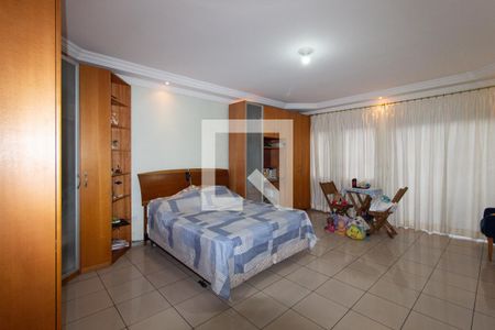 Suíte de casa para alugar com 4 quartos, 240m² em Jardim Nossa Senhora do Carmo, São Paulo