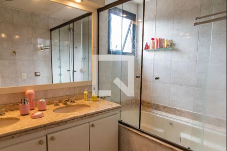 Apartamento à venda com 115m², 3 quartos e 2 vagasBanheiro da suíte