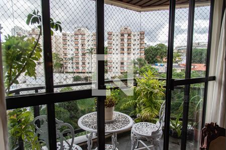 Apartamento à venda com 115m², 3 quartos e 2 vagasVaranda