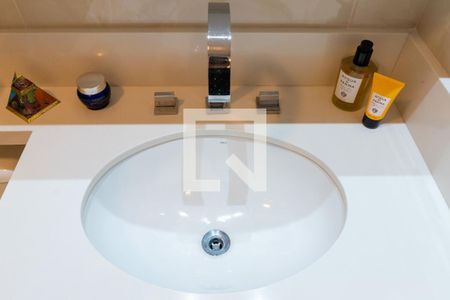 Apartamento à venda com 83m², 2 quartos e 1 vagaBanheiro Pia