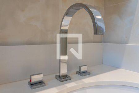 Apartamento à venda com 83m², 2 quartos e 1 vagaBanheiro da Suíte Torneira