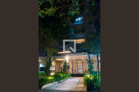 Apartamento à venda com 83m², 2 quartos e 1 vagaFachada e portaria