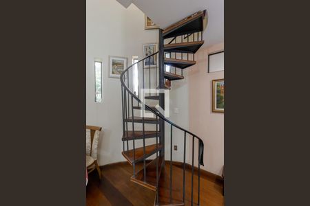 Escada para o Mezanino  de casa à venda com 3 quartos, 400m² em Jardim da Saúde, São Paulo